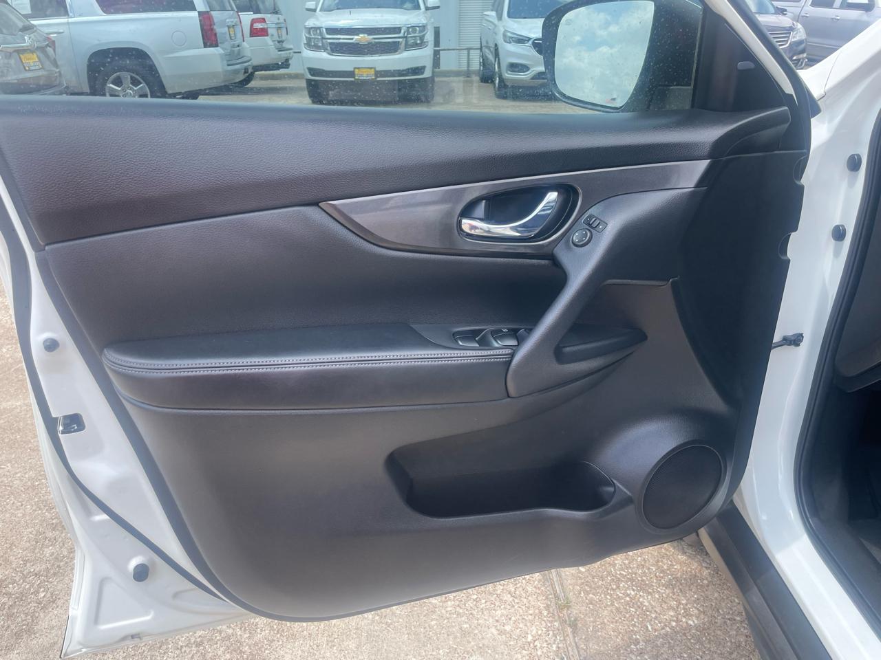 Nissan Rogue FWD SV 2017