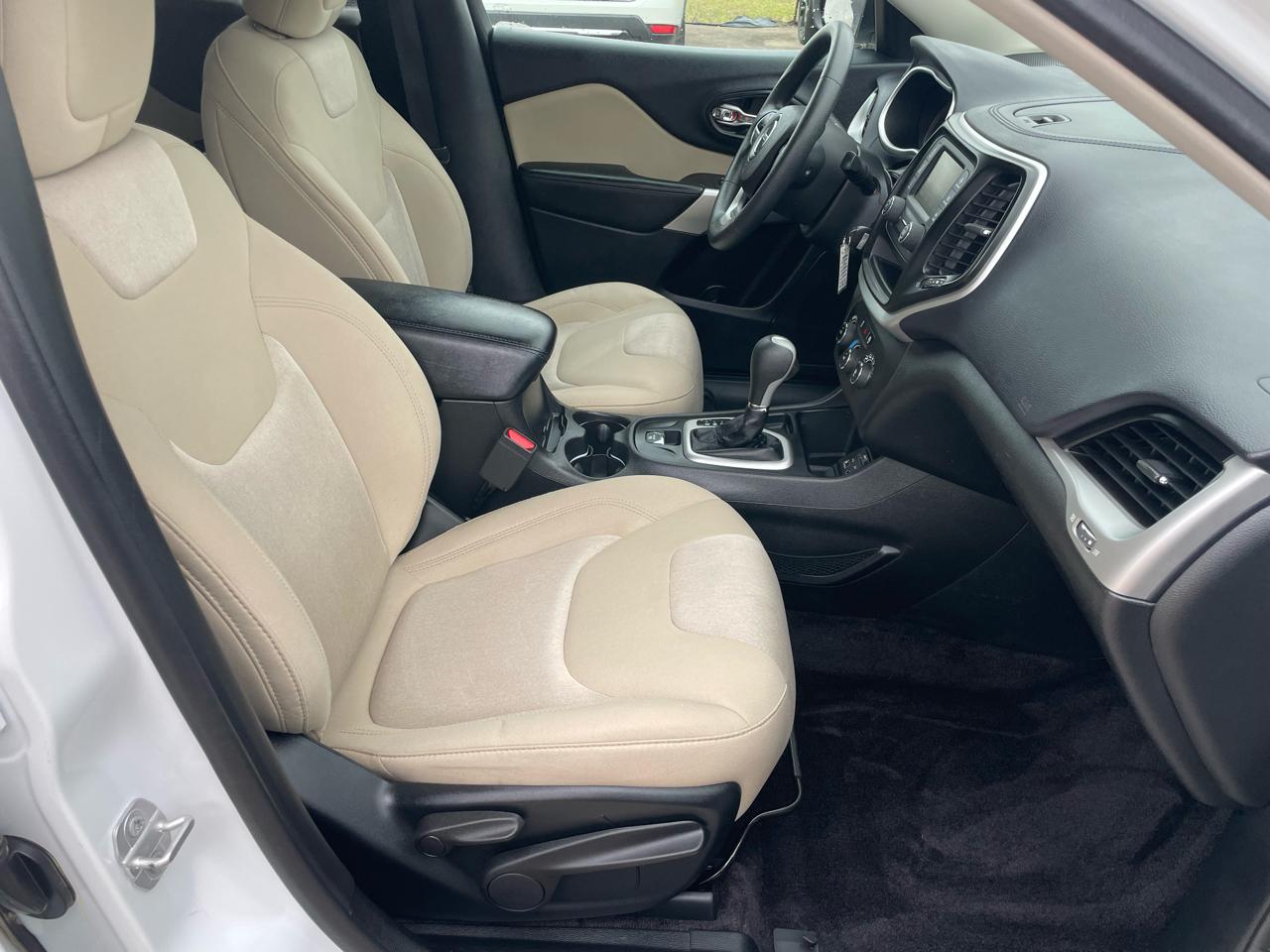 Jeep Cherokee Latitude FWD 2018