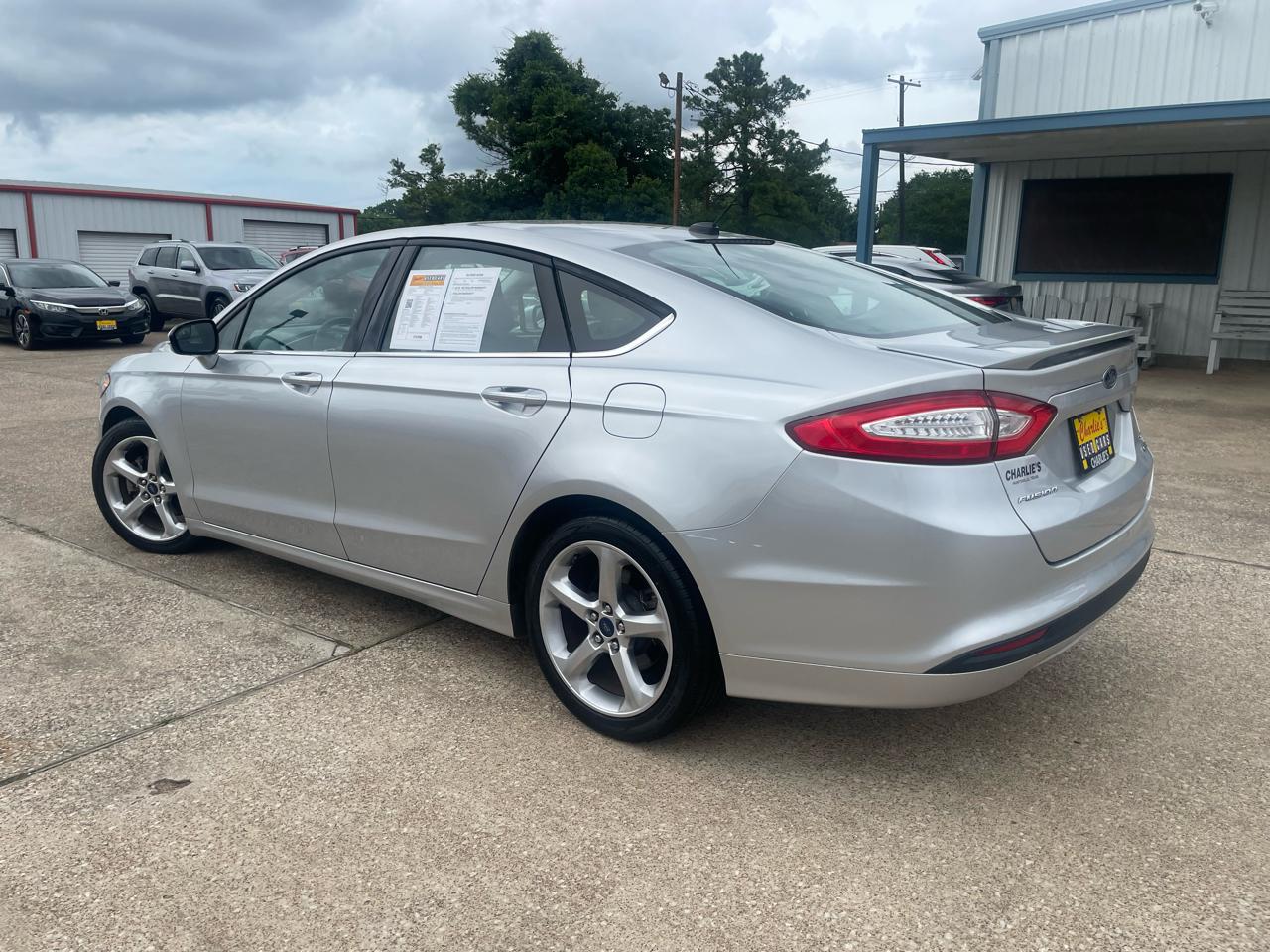 Ford Fusion 4dr Sdn SE FWD 2016
