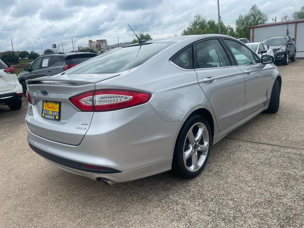 Ford Fusion 4dr Sdn SE FWD 2016