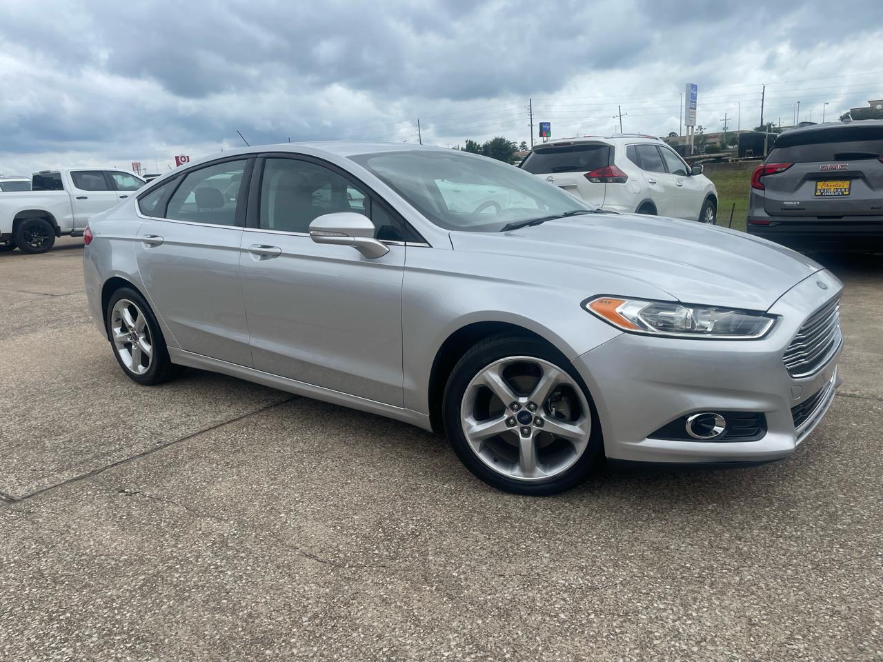 Ford Fusion 4dr Sdn SE FWD 2016