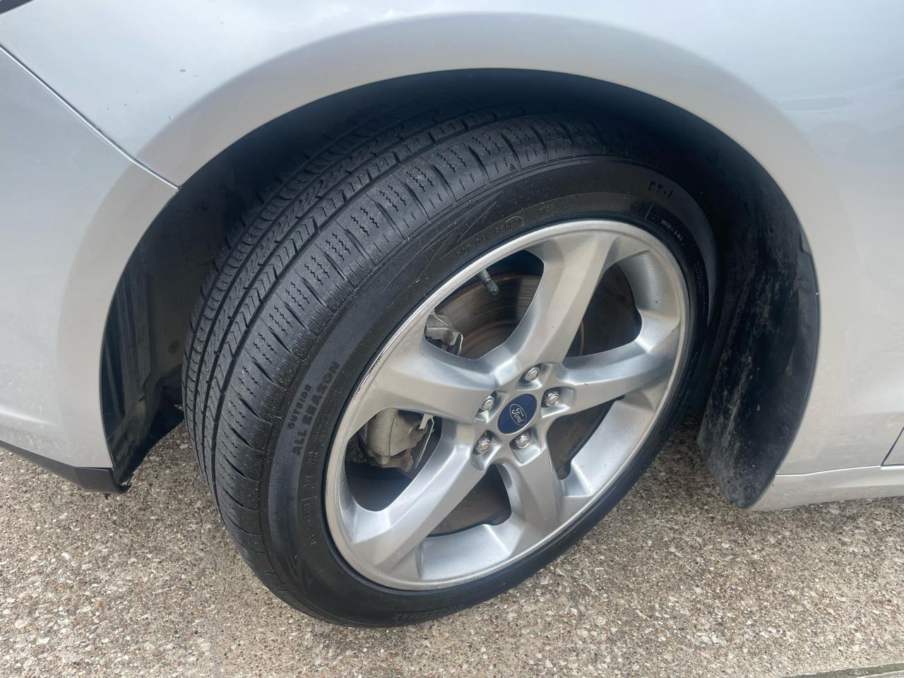 Ford Fusion 4dr Sdn SE FWD 2016