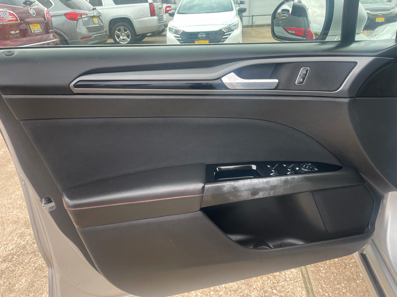 Ford Fusion 4dr Sdn SE FWD 2016