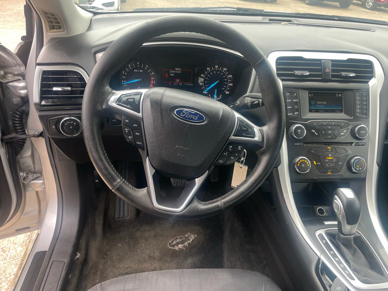 Ford Fusion 4dr Sdn SE FWD 2016