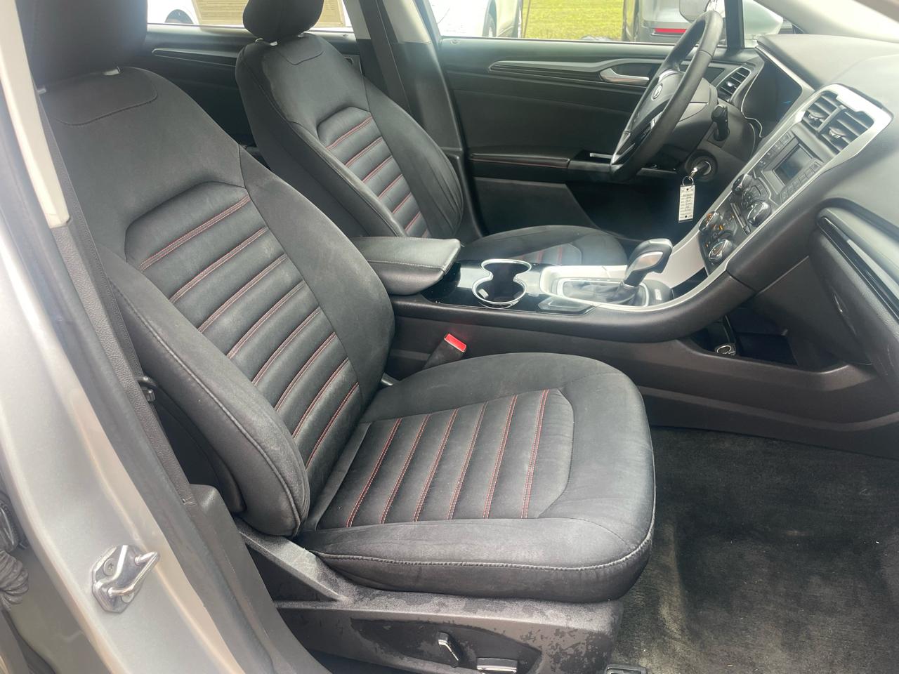 Ford Fusion 4dr Sdn SE FWD 2016