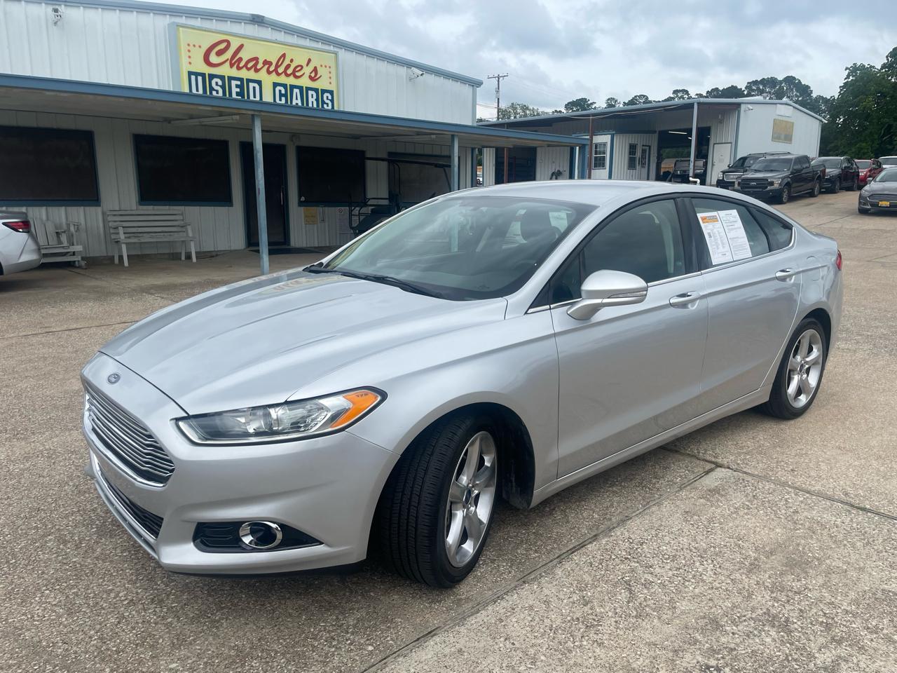 Ford Fusion 4dr Sdn SE FWD 2016