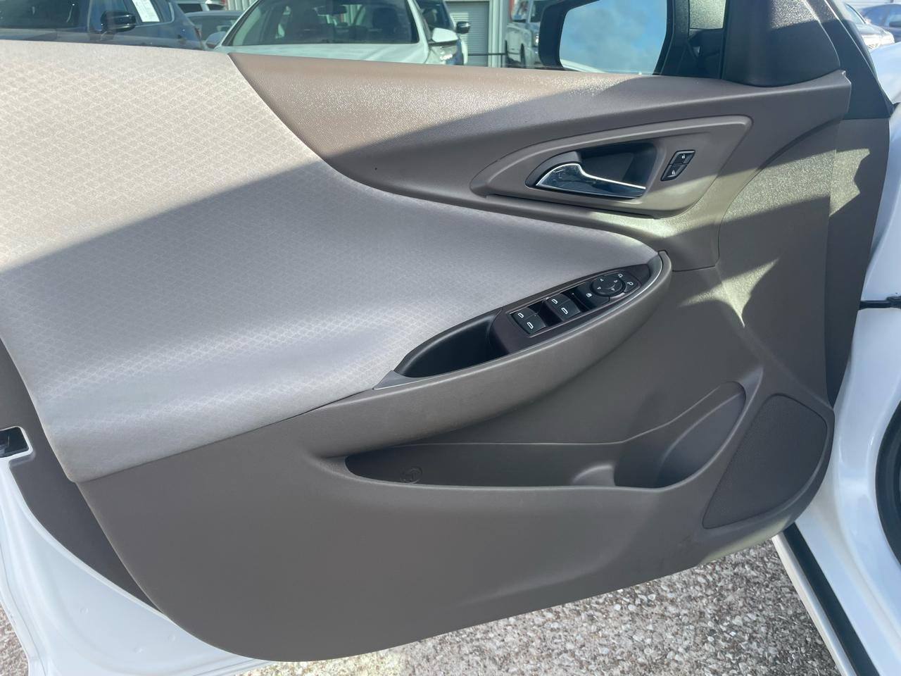 Chevrolet Malibu 4dr Sdn LS w/1FL 2017