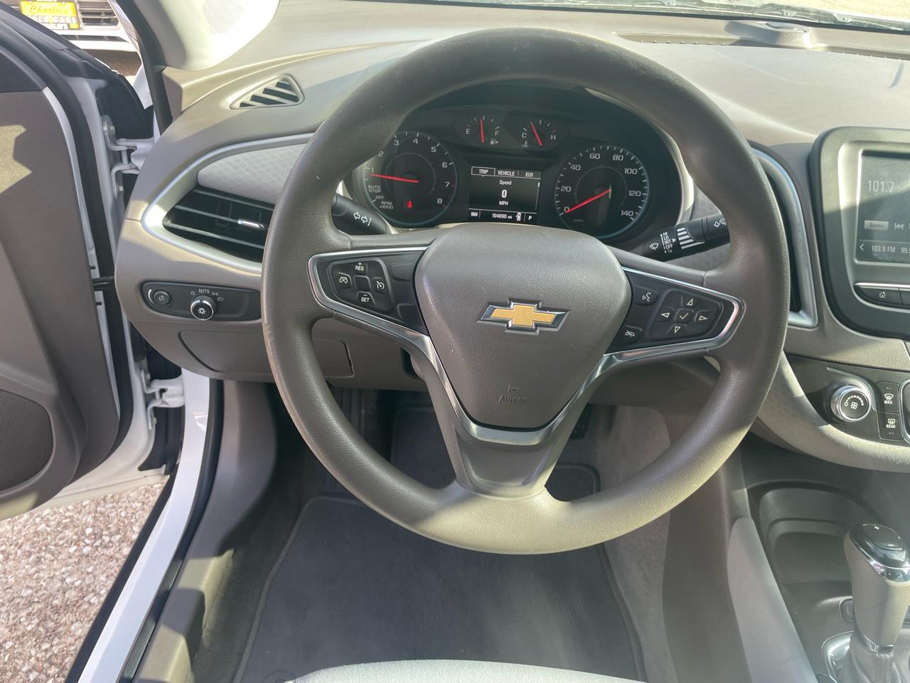 Chevrolet Malibu 4dr Sdn LS w/1FL 2017