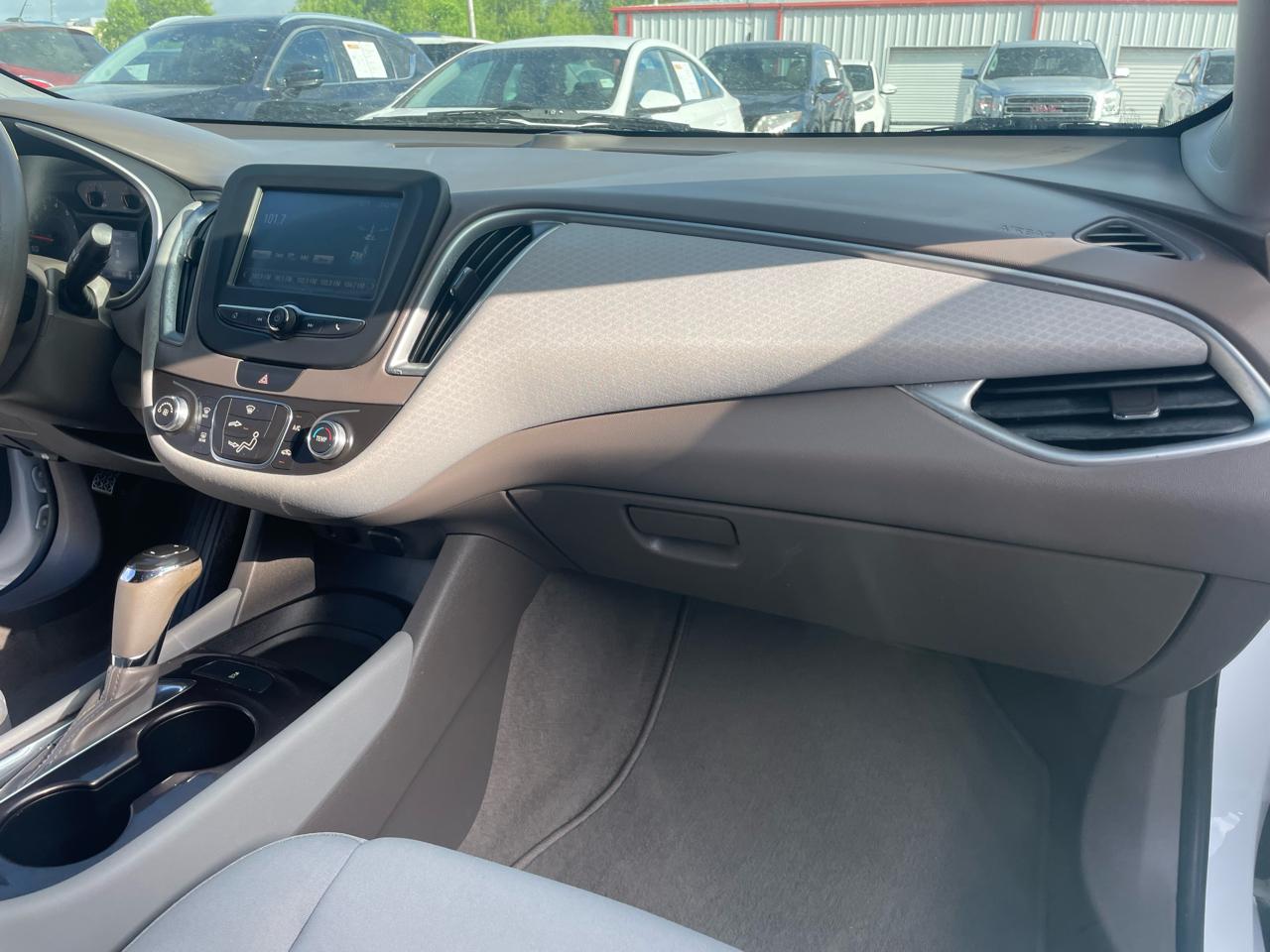 Chevrolet Malibu 4dr Sdn LS w/1FL 2017