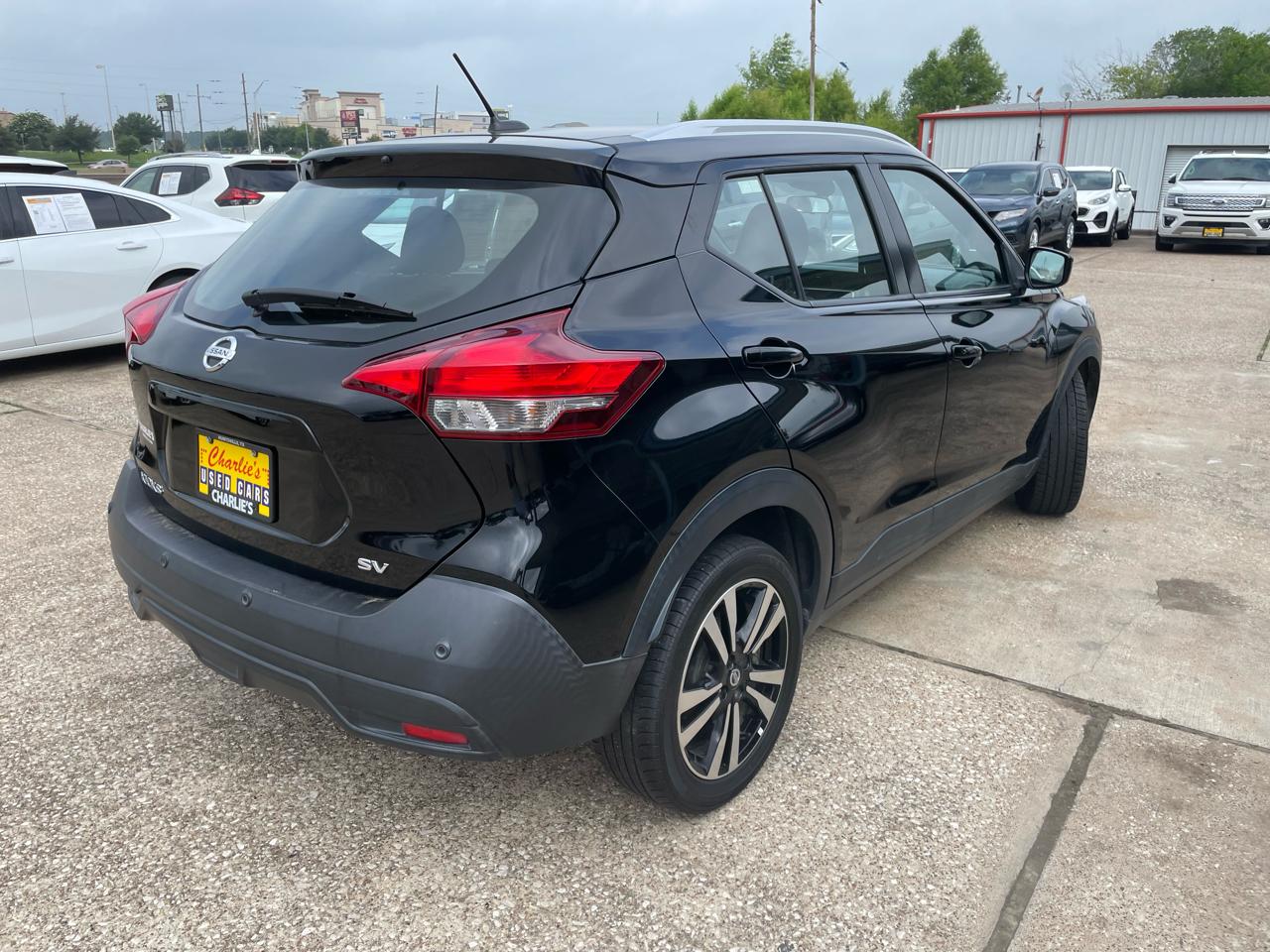 Nissan Kicks SV FWD 2020