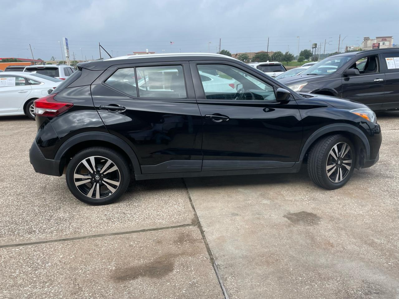 Nissan Kicks SV FWD 2020