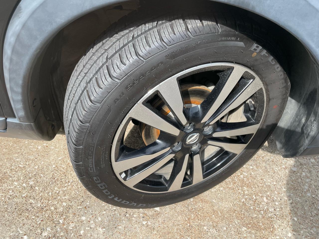 Nissan Kicks SV FWD 2020