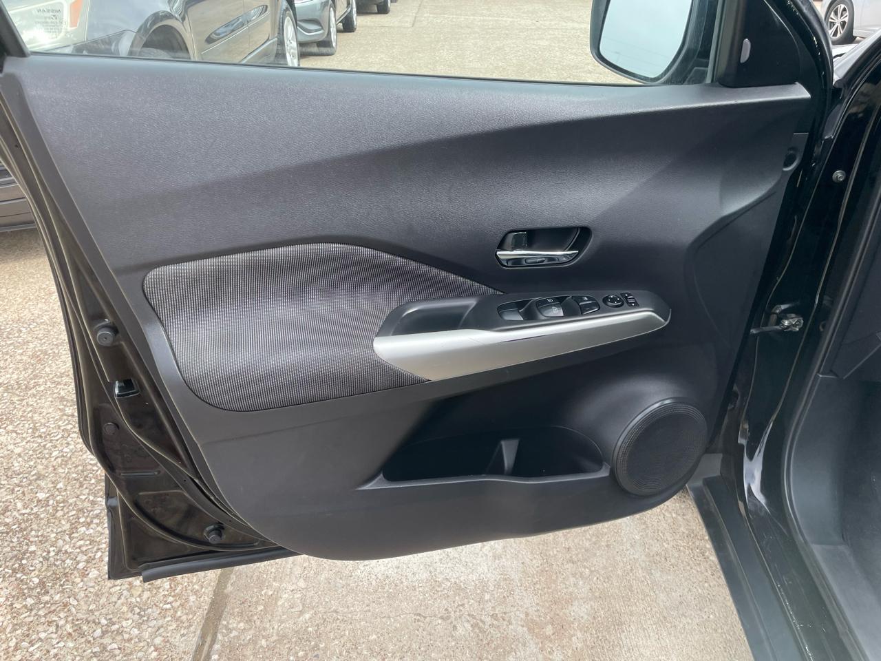 Nissan Kicks SV FWD 2020