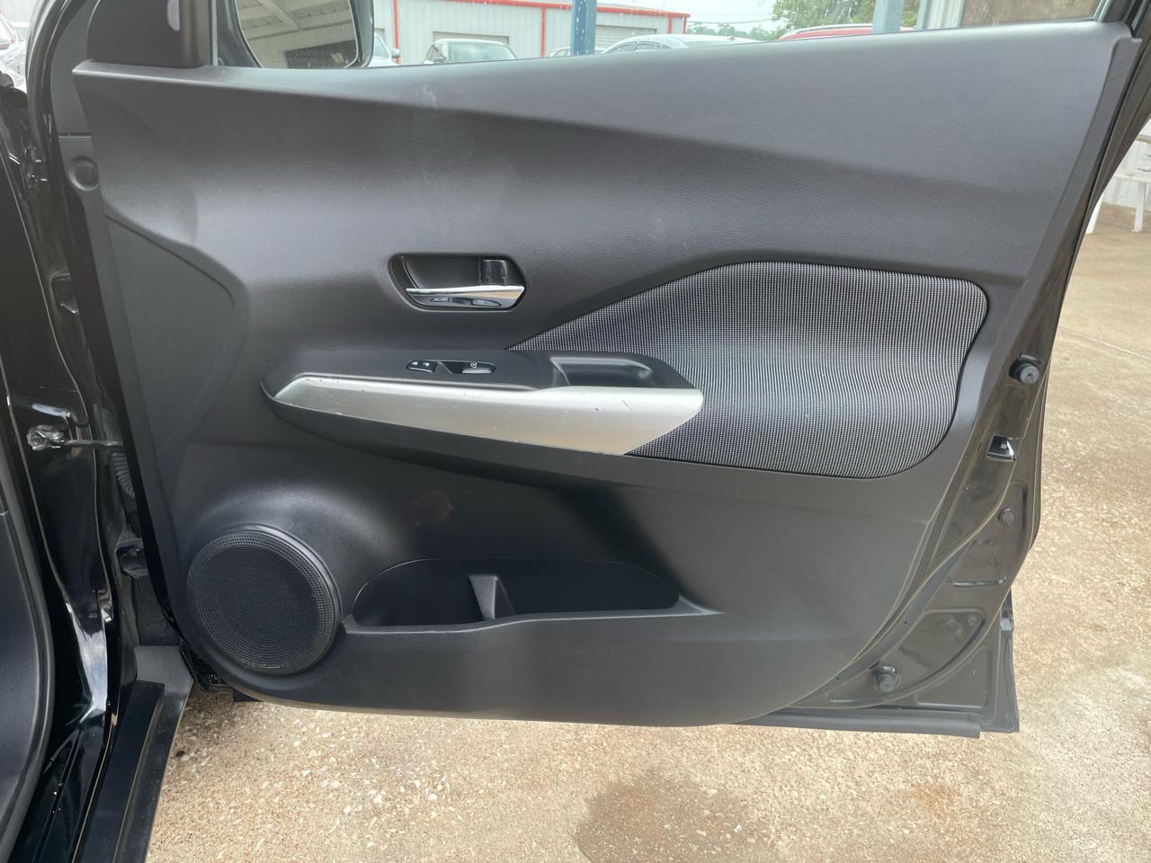 Nissan Kicks SV FWD 2020