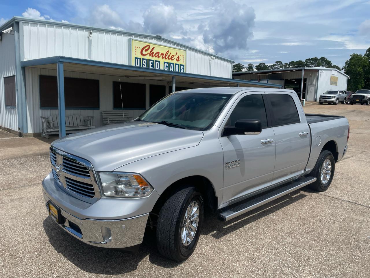2016 RAM 1500 4WD Crew Cab 140.5" Lone Star