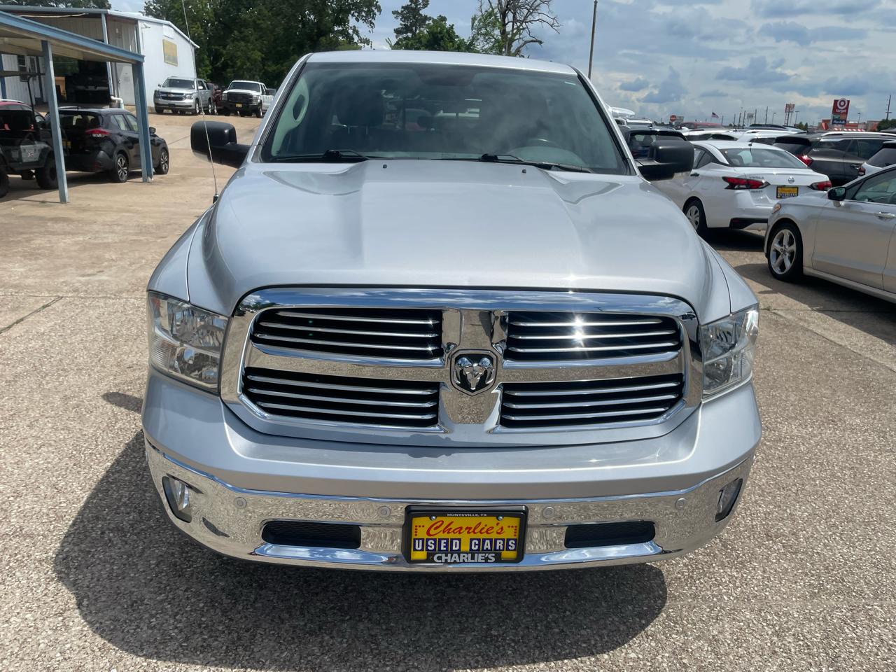 RAM 1500 4WD Crew Cab 140.5" Lone Star 2016