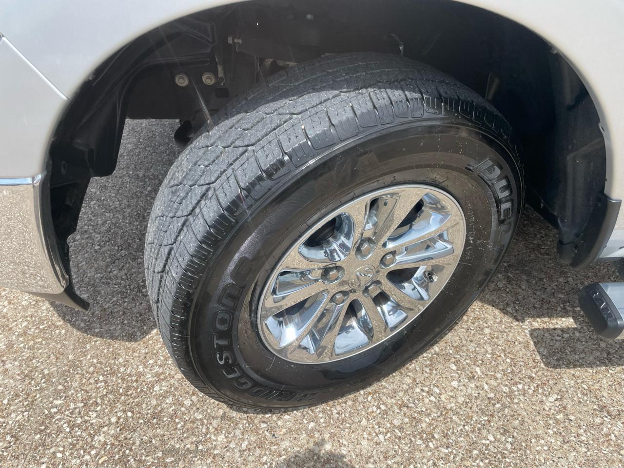 RAM 1500 4WD Crew Cab 140.5" Lone Star 2016