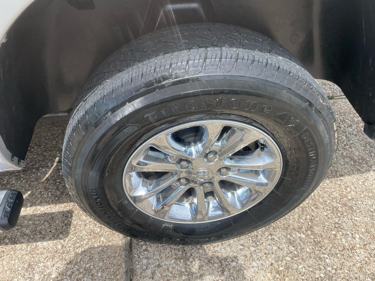 RAM 1500 4WD Crew Cab 140.5" Lone Star 2016