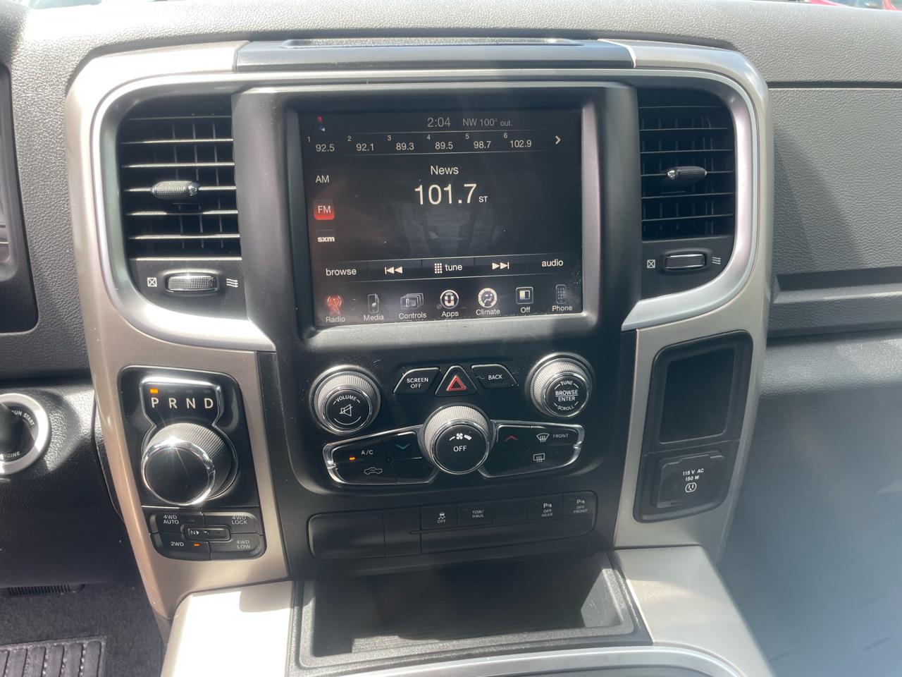 RAM 1500 4WD Crew Cab 140.5" Lone Star 2016