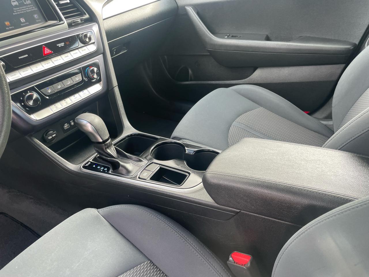 Hyundai Sonata SE 2.4L 2019