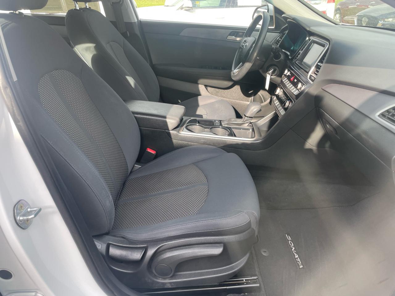 Hyundai Sonata SE 2.4L 2019
