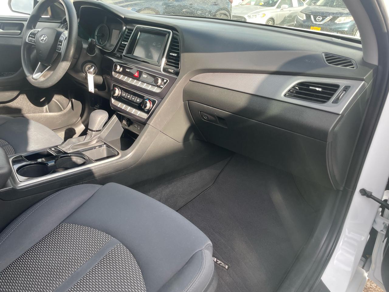Hyundai Sonata SE 2.4L 2019