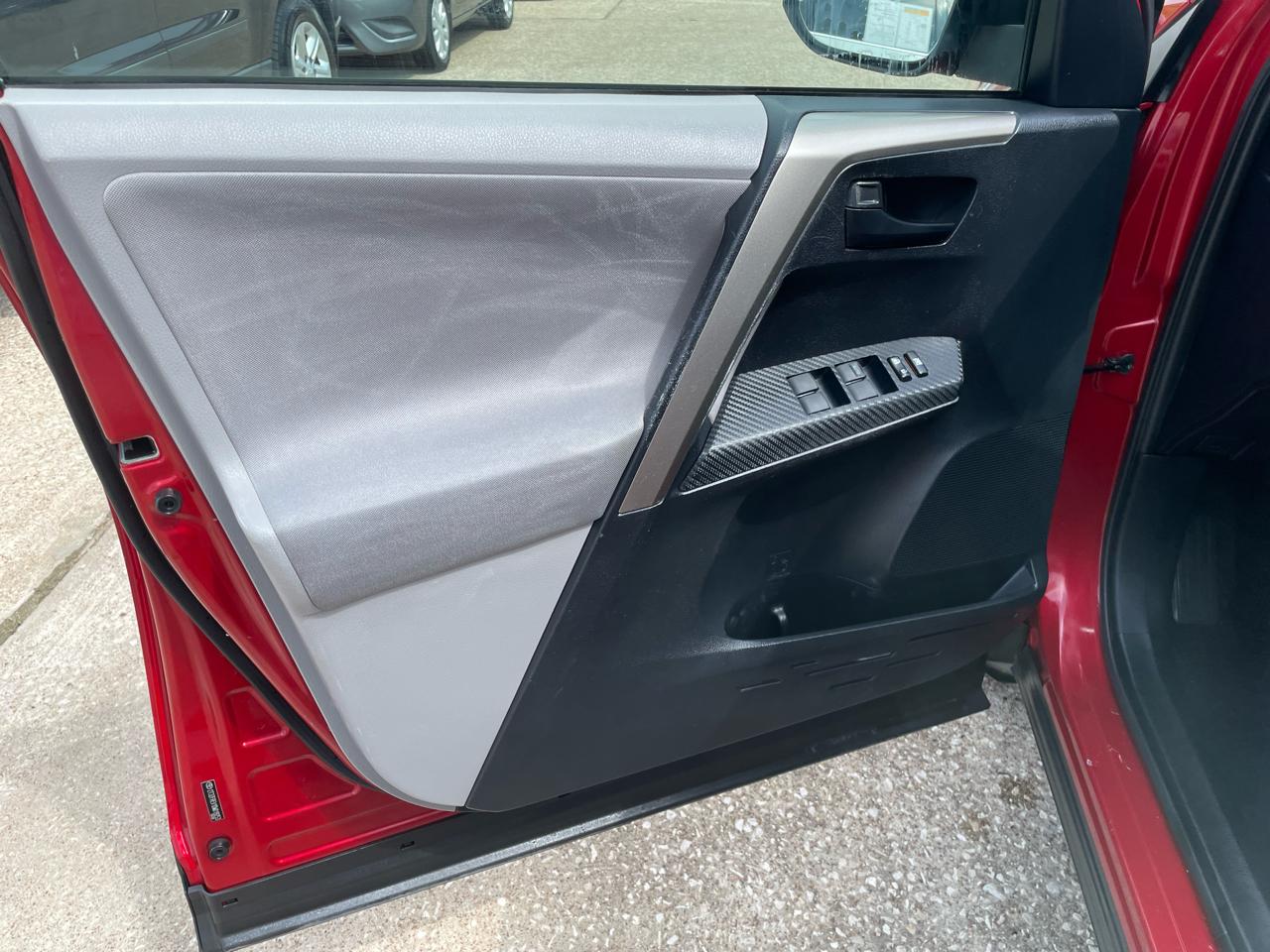 Toyota RAV4 FWD 4dr LE (Natl) 2013