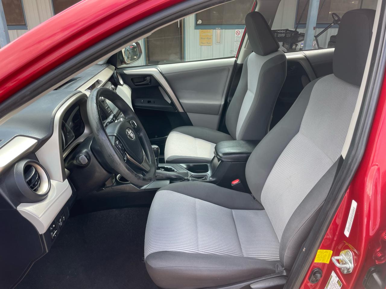 Toyota RAV4 FWD 4dr LE (Natl) 2013