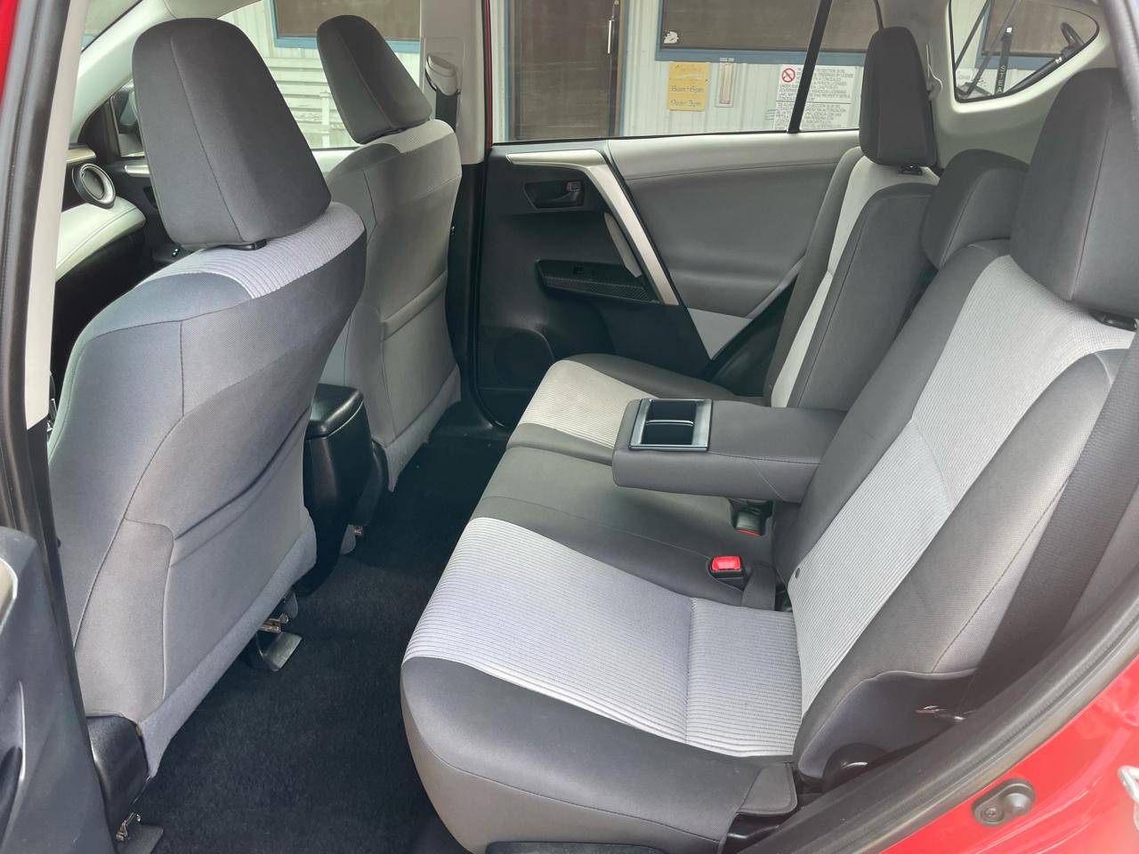 Toyota RAV4 FWD 4dr LE (Natl) 2013