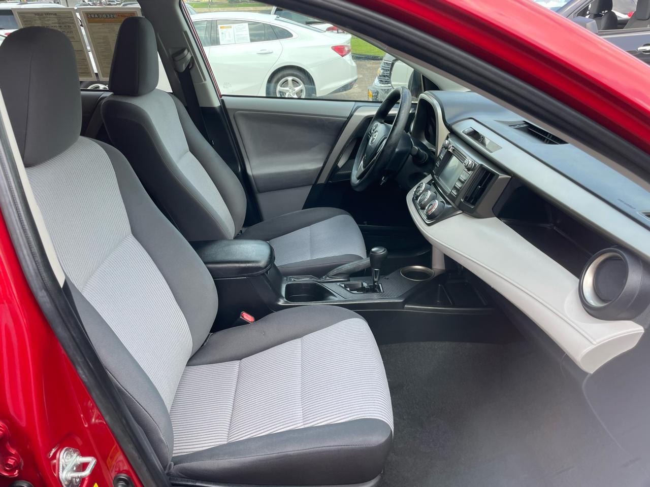 Toyota RAV4 FWD 4dr LE (Natl) 2013
