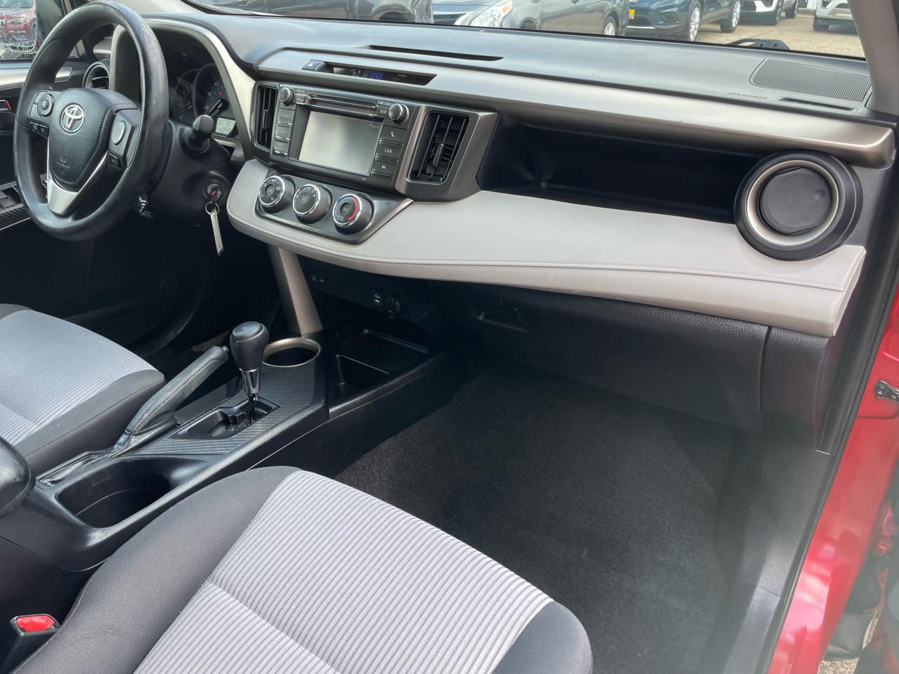Toyota RAV4 FWD 4dr LE (Natl) 2013