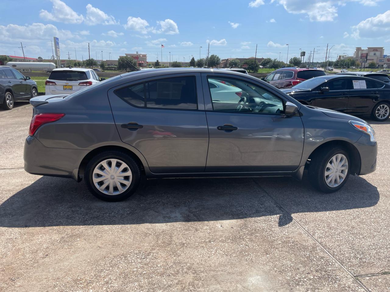 Nissan Versa Sedan S Plus CVT 2017