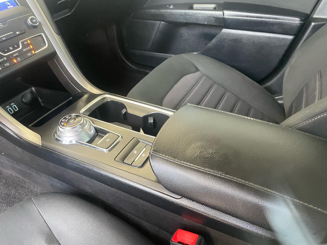 Ford Fusion SE FWD 2020