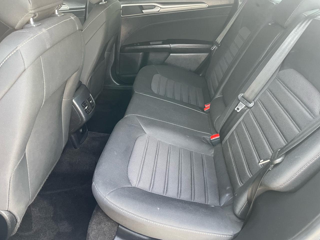 Ford Fusion SE FWD 2020