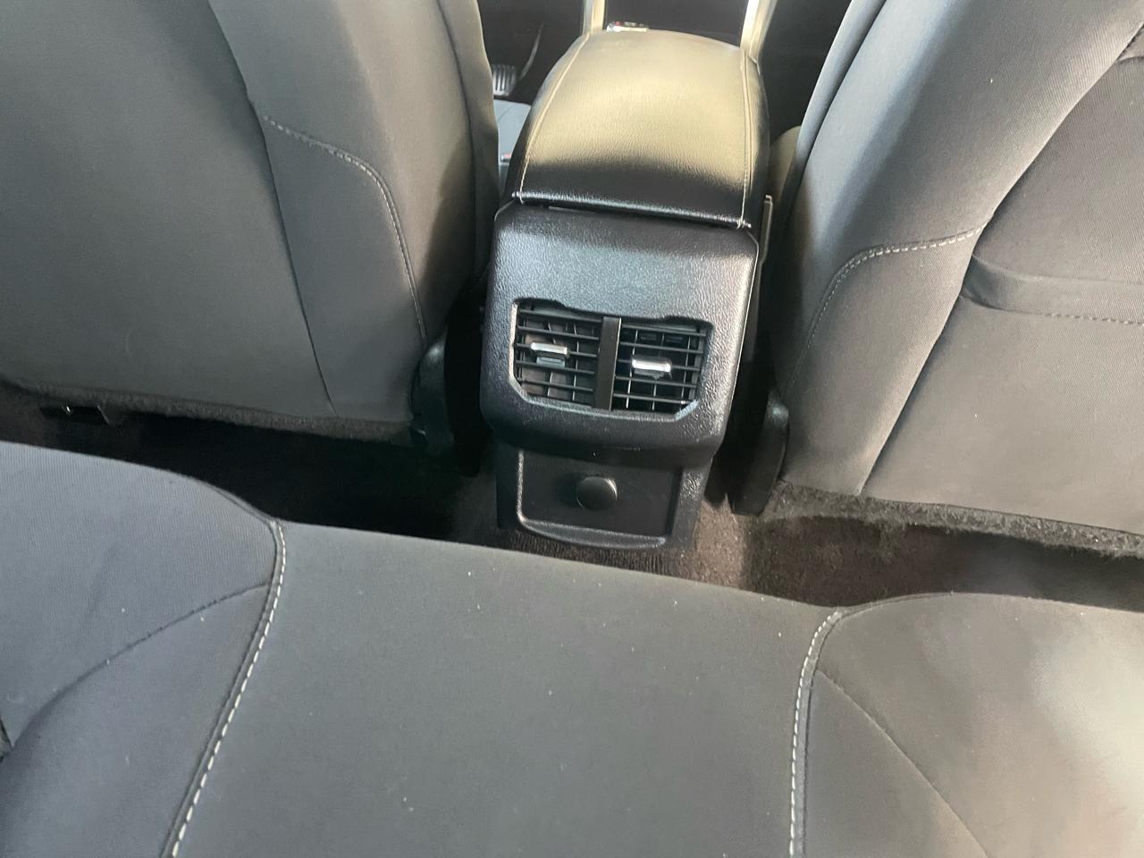 Ford Fusion SE FWD 2020
