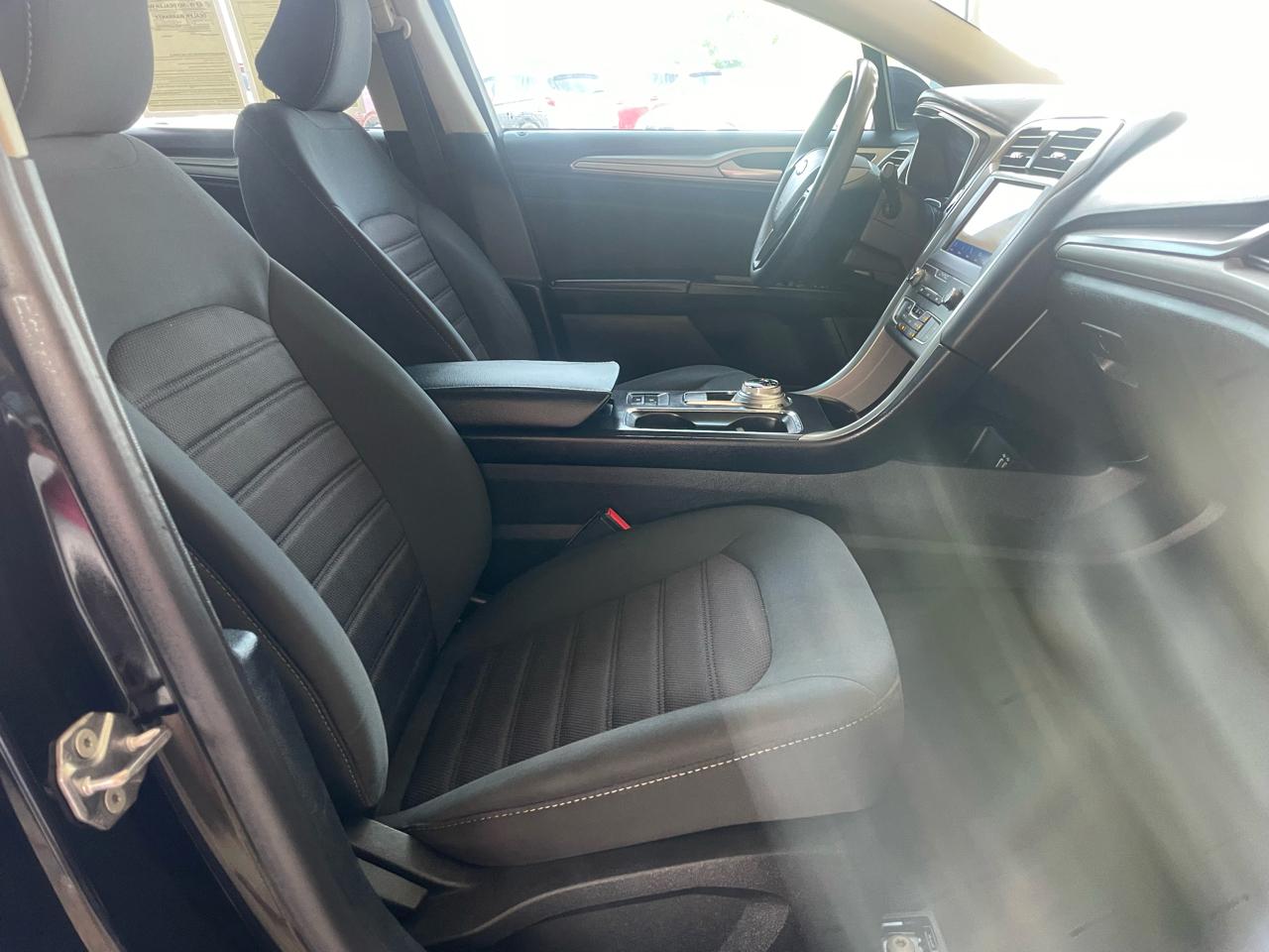Ford Fusion SE FWD 2020