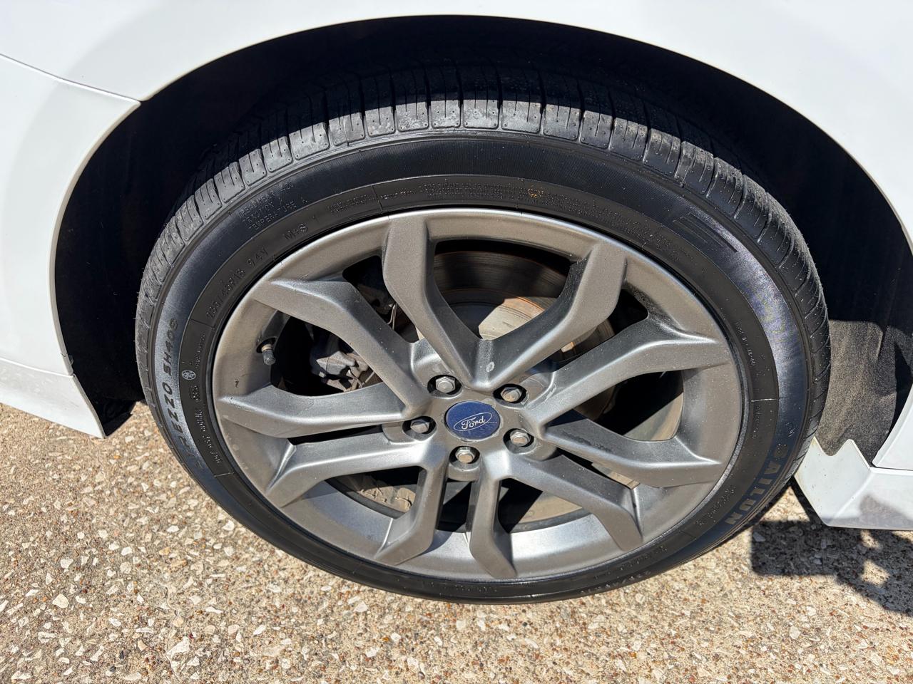 Ford Fusion SE FWD 2017