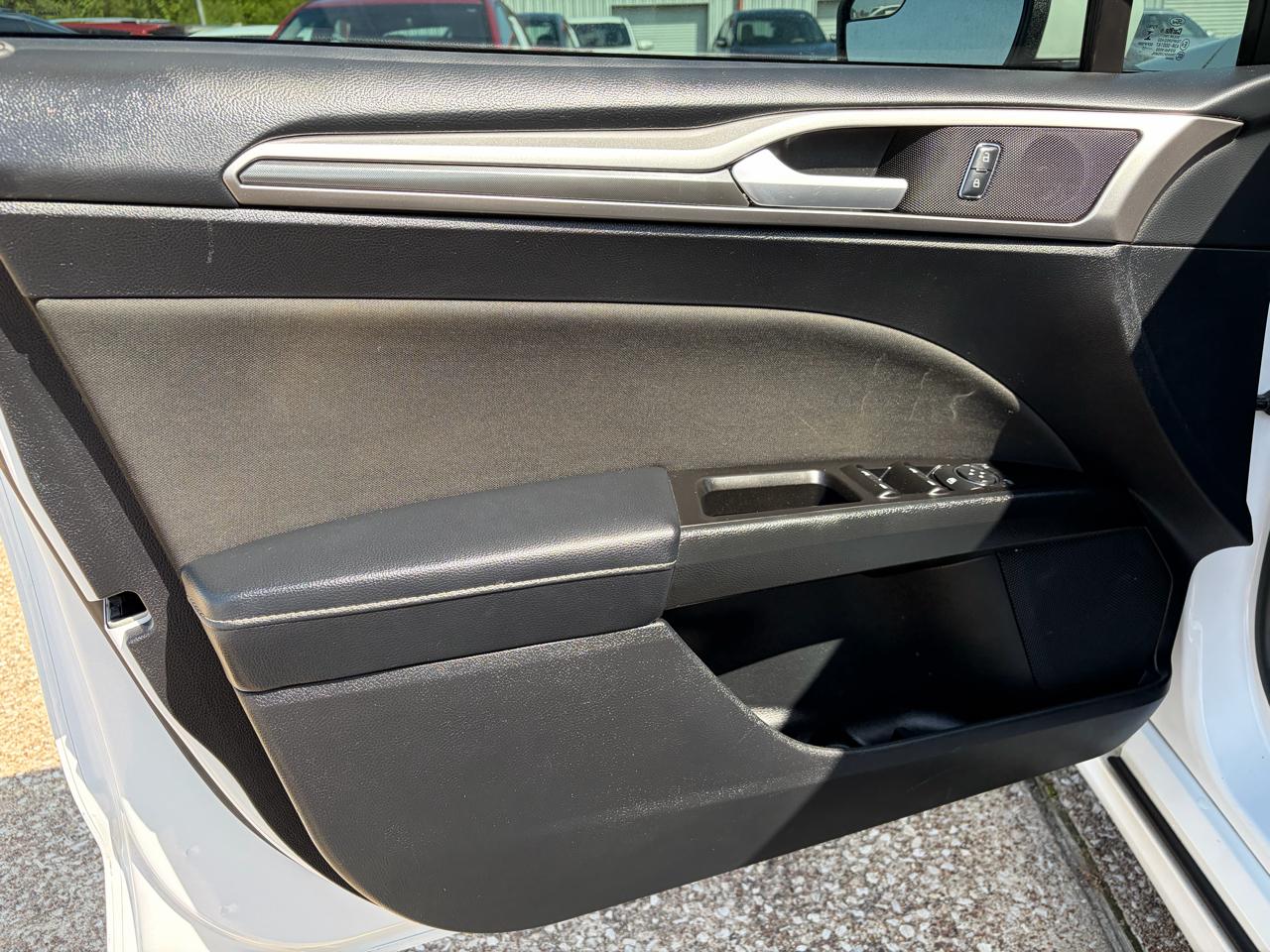 Ford Fusion SE FWD 2017