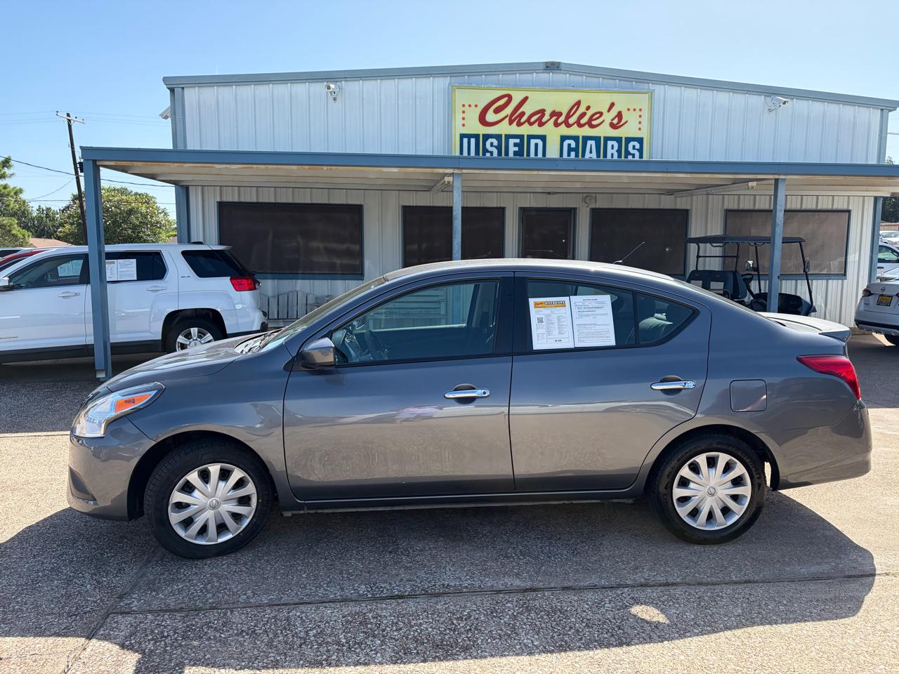Nissan Versa Sedan SV CVT 2017