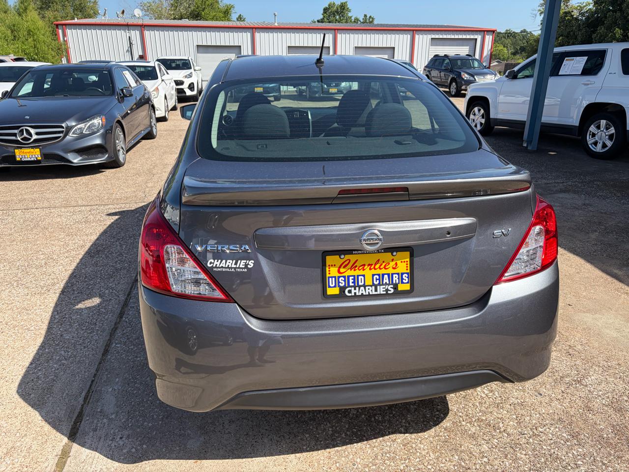 Nissan Versa Sedan SV CVT 2017