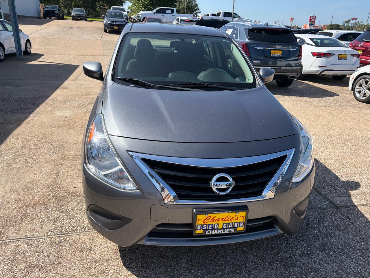 Nissan Versa Sedan SV CVT 2017