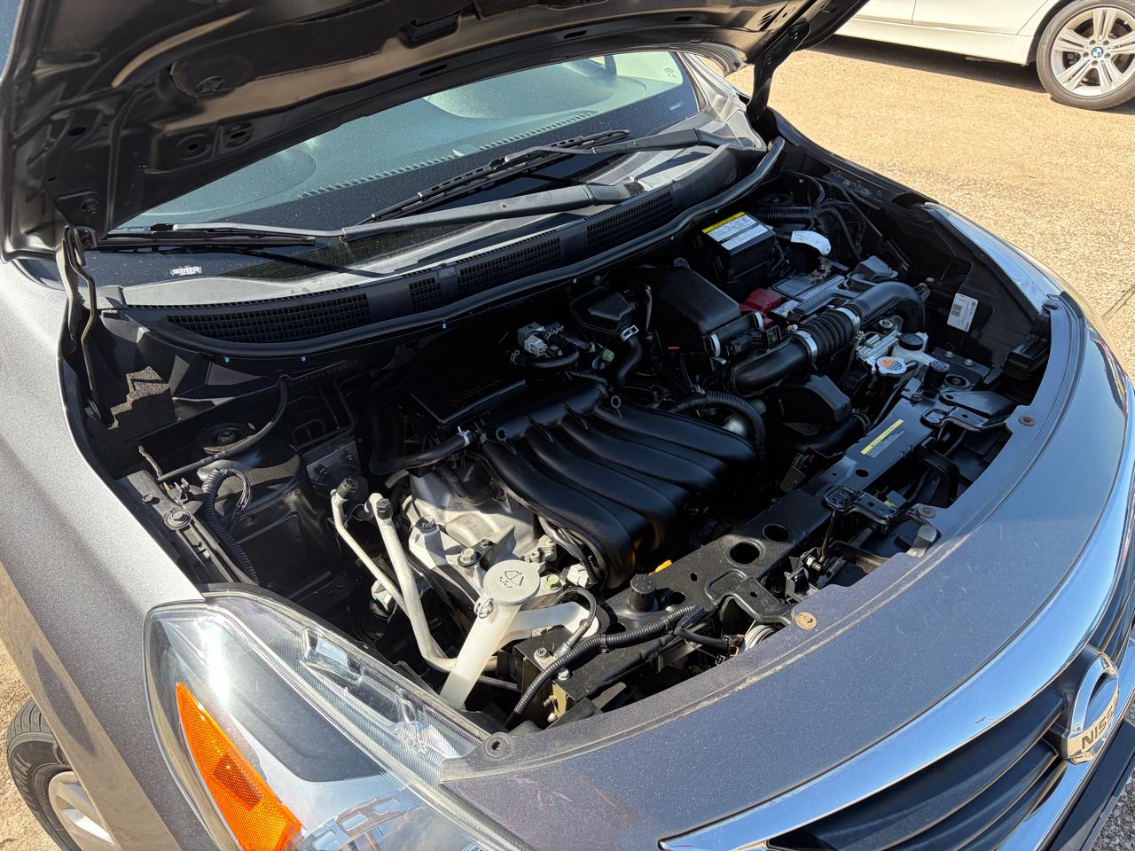 Nissan Versa Sedan SV CVT 2017