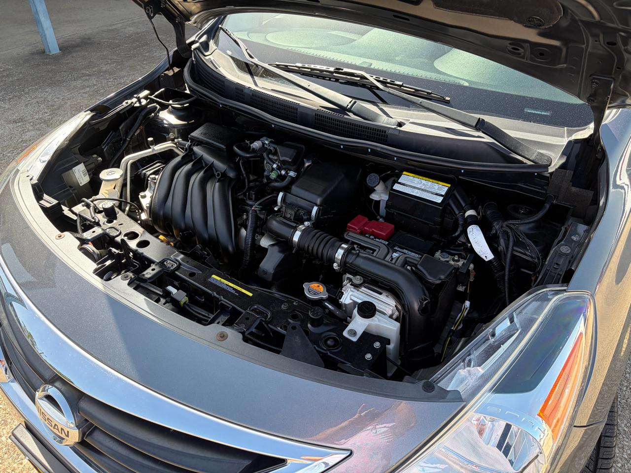 Nissan Versa Sedan SV CVT 2017