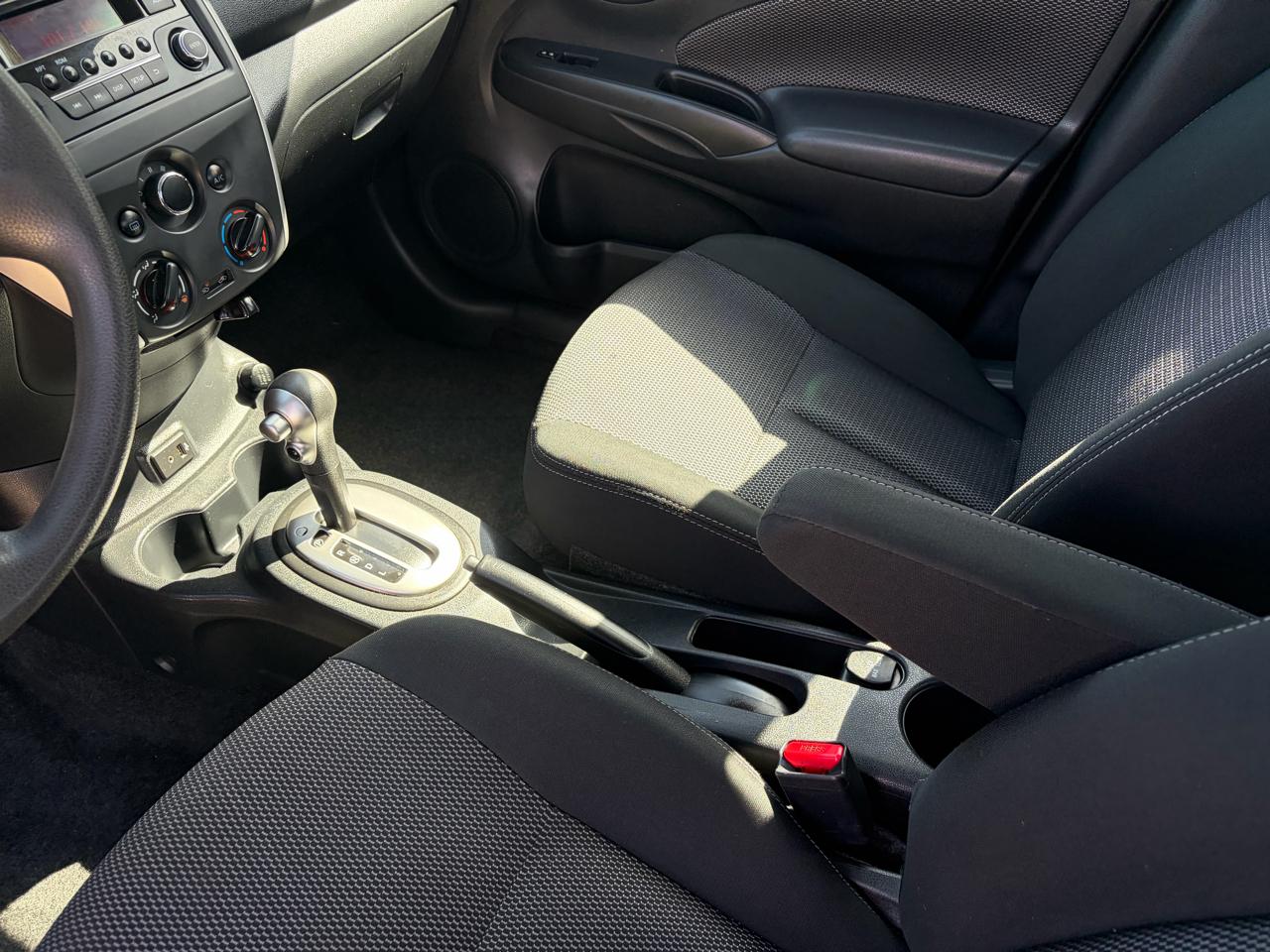 Nissan Versa Sedan SV CVT 2017