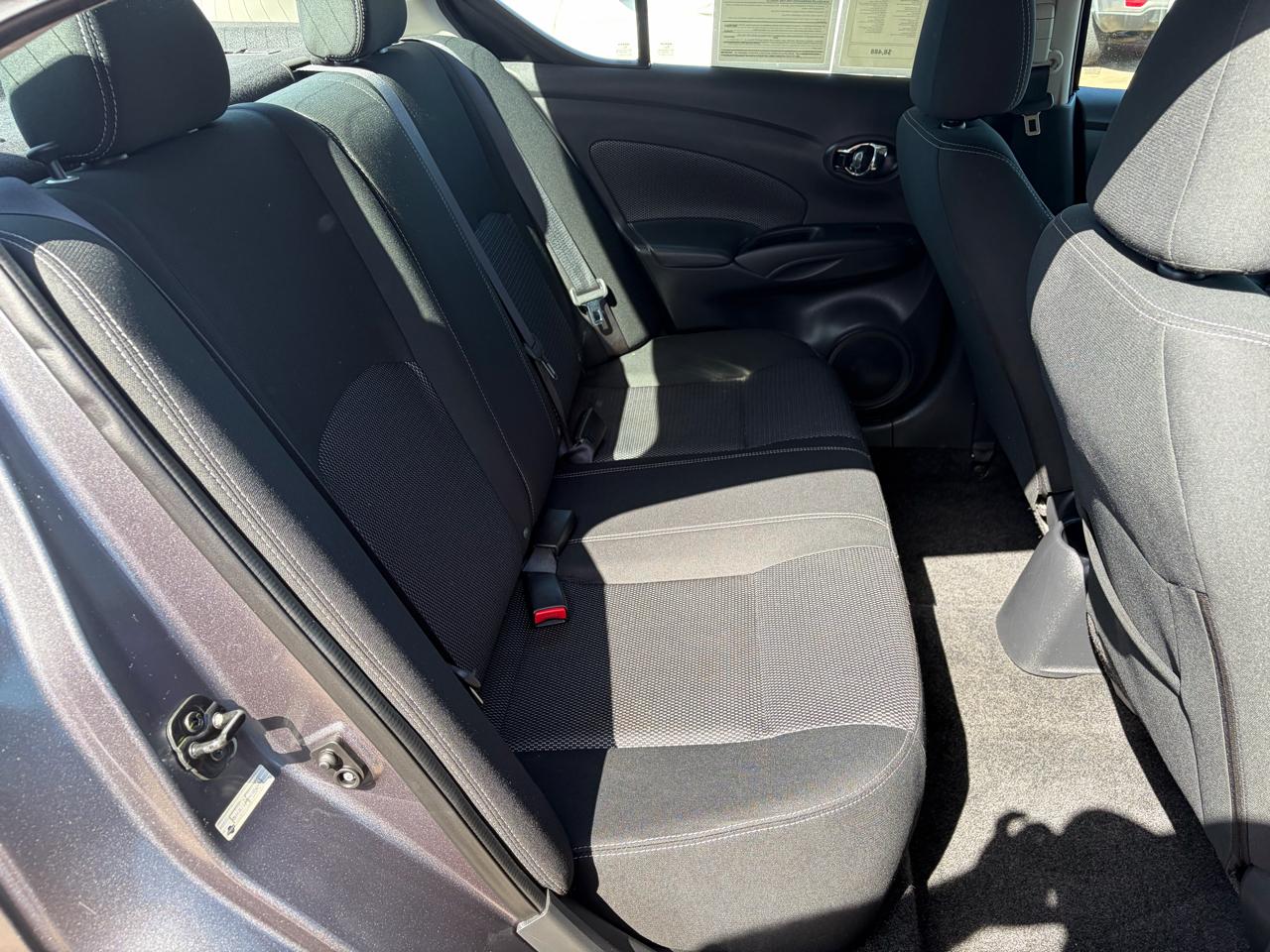 Nissan Versa Sedan SV CVT 2017