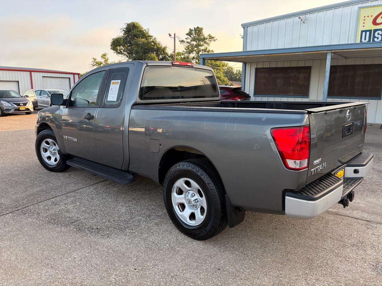 Nissan Titan 2WD King Cab SWB S 2015