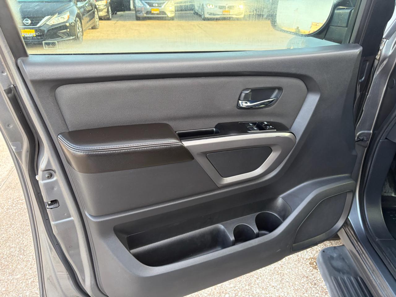 Nissan Titan 2WD King Cab SWB S 2015
