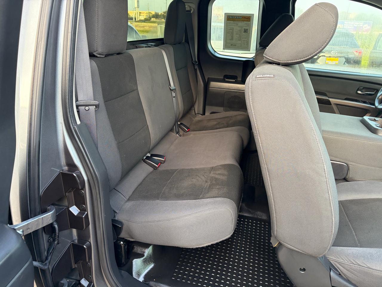 Nissan Titan 2WD King Cab SWB S 2015