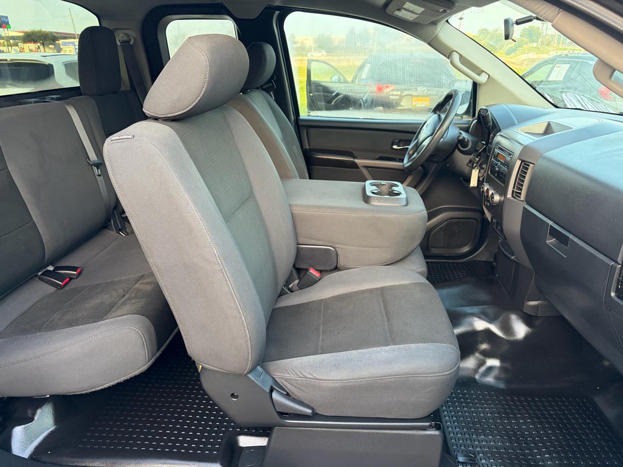 Nissan Titan 2WD King Cab SWB S 2015