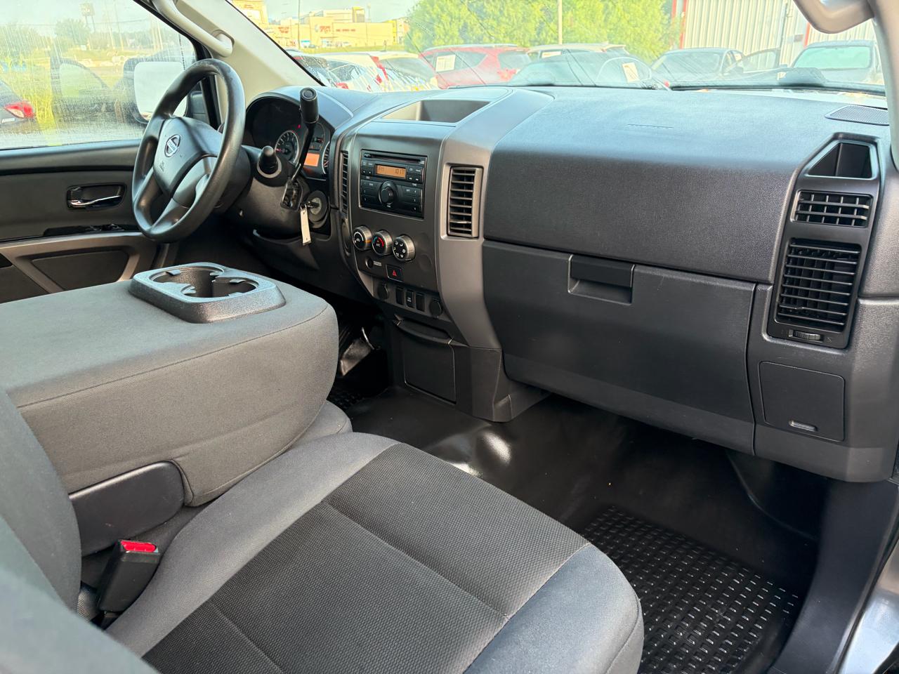 Nissan Titan 2WD King Cab SWB S 2015